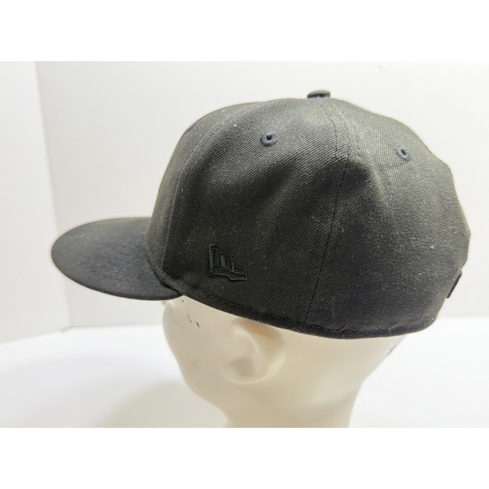 New Era 59FIFTY New York Yankees MLB Fitted Hat Cap Black on Black Size 7 1/4 - Picture 5 of 9